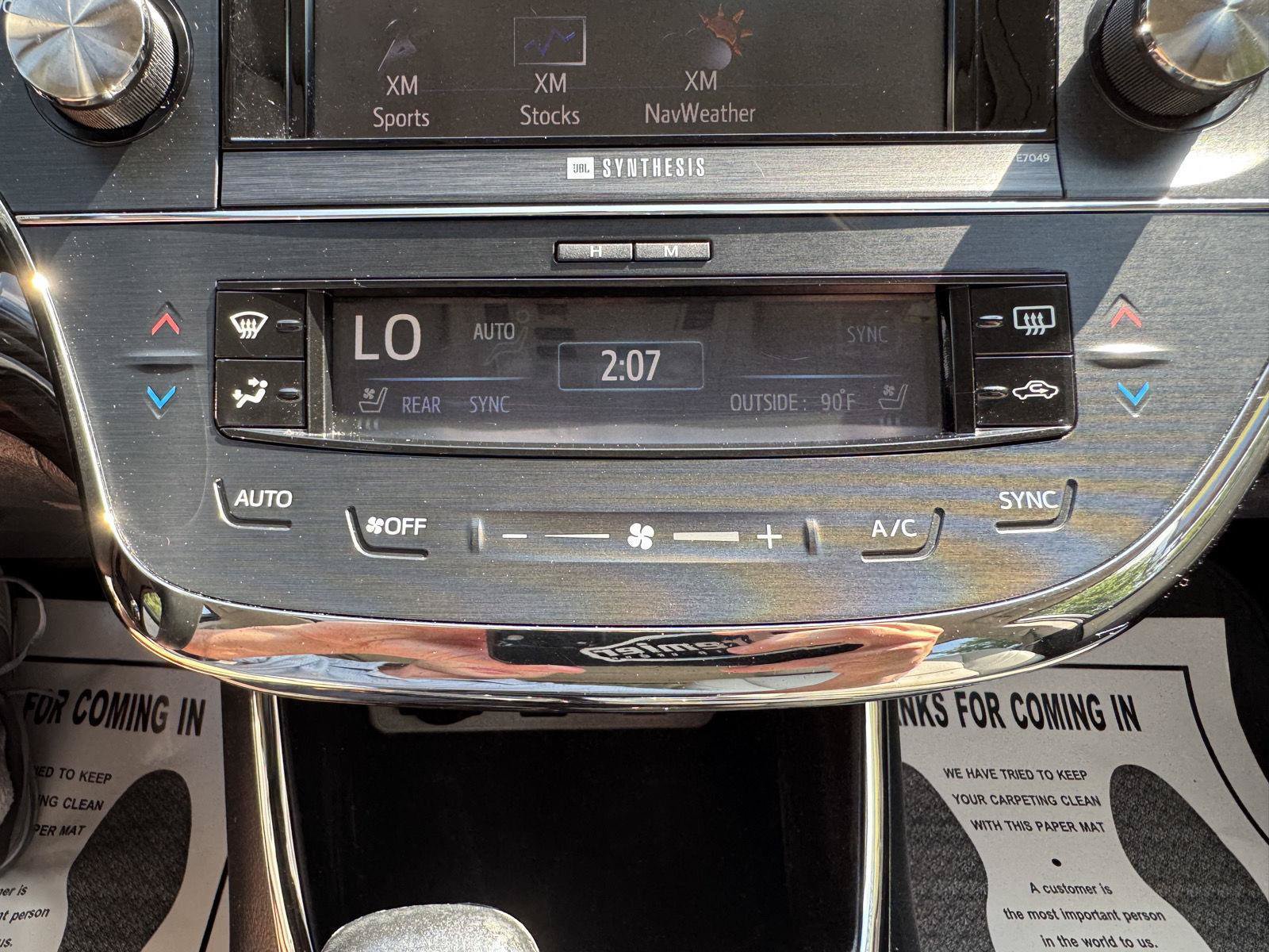Used 2014 Toyota Avalon Limited w/ Technology Package FWD image 21