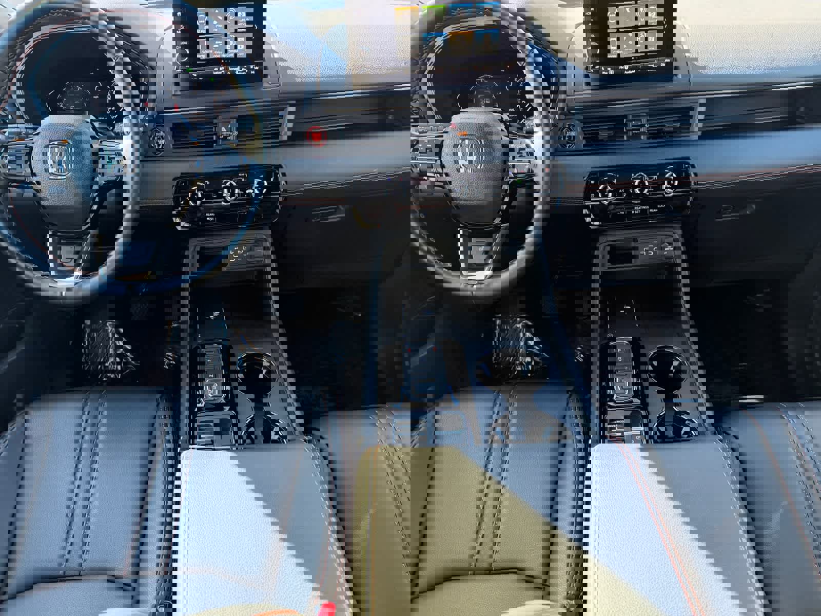 Used 2025 Honda Pilot TrailSport image 6