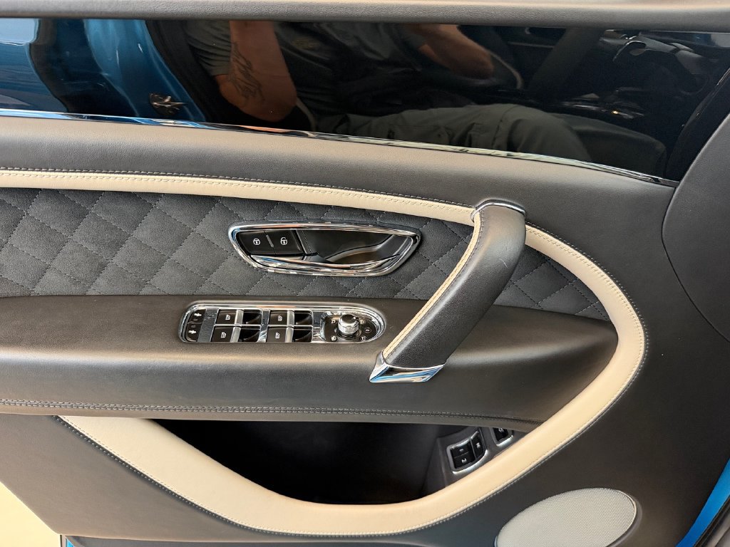 Used 2020 Bentley Bentayga Speed AWD/4WD image 38