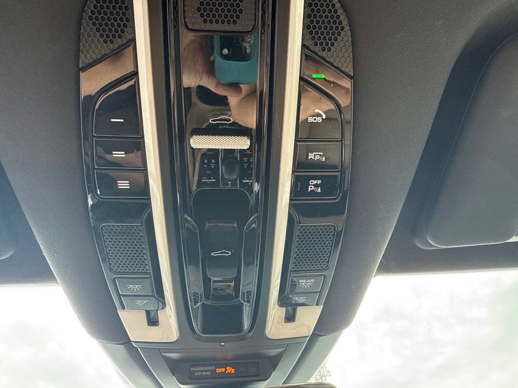 Used 2020 Porsche Cayenne AWD/4WD image 35