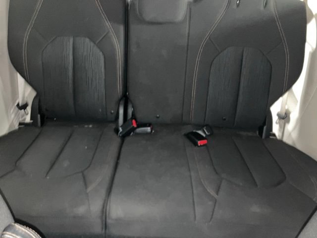 Used 2017 Chrysler Pacifica Touring FWD image 18