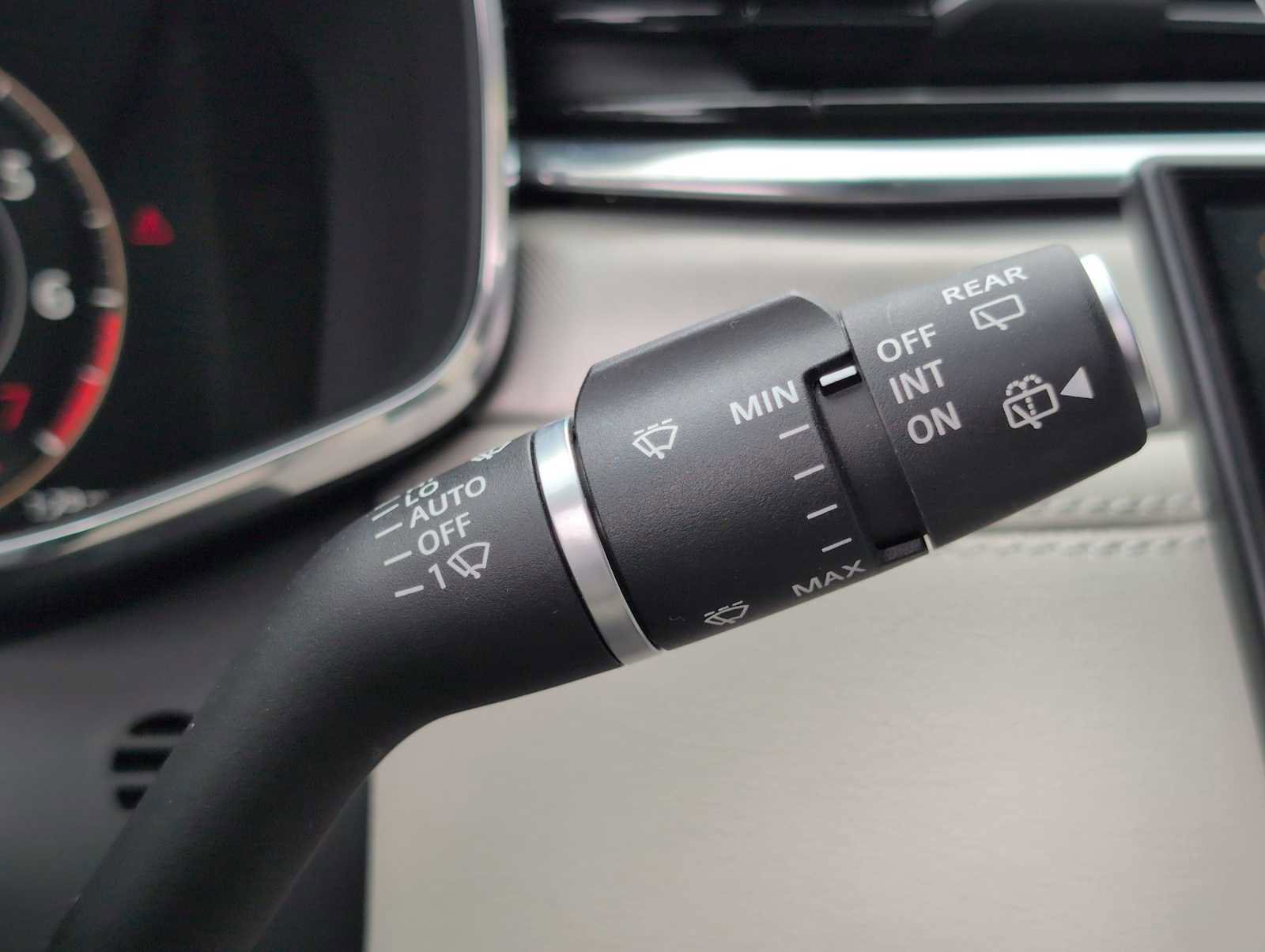 Used 2025 Jaguar F-PACE R-Dynamic S AWD/4WD image 23