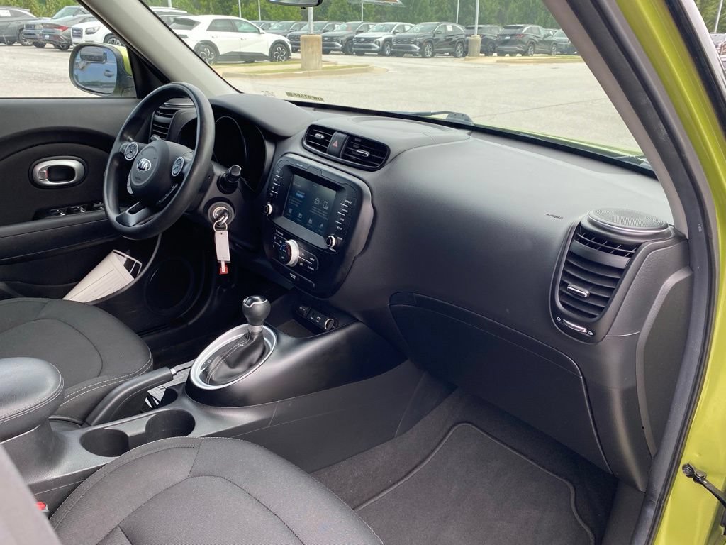 Used 2018 Kia Soul + FWD image 30