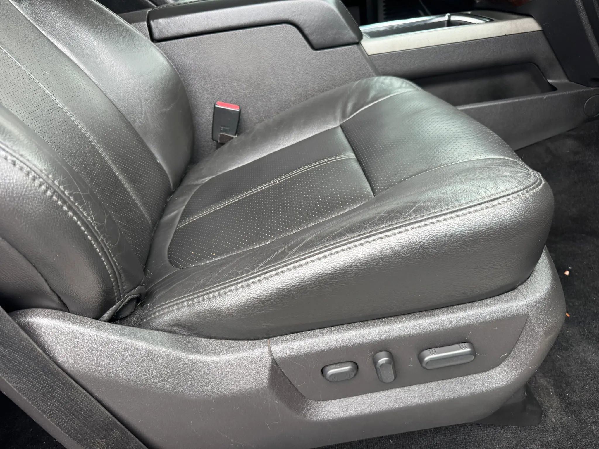 Used 2013 Ford F350 Lariat w/ Chrome Pkg AWD/4WD image 26