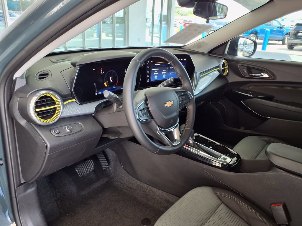 Used 2026 Chevrolet Trax LT w/ Driver Confidence Package FWD image 21