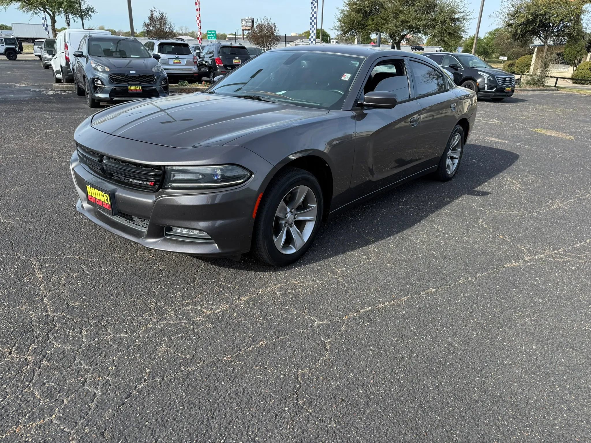Used 2016 Dodge Charger SXT image 1