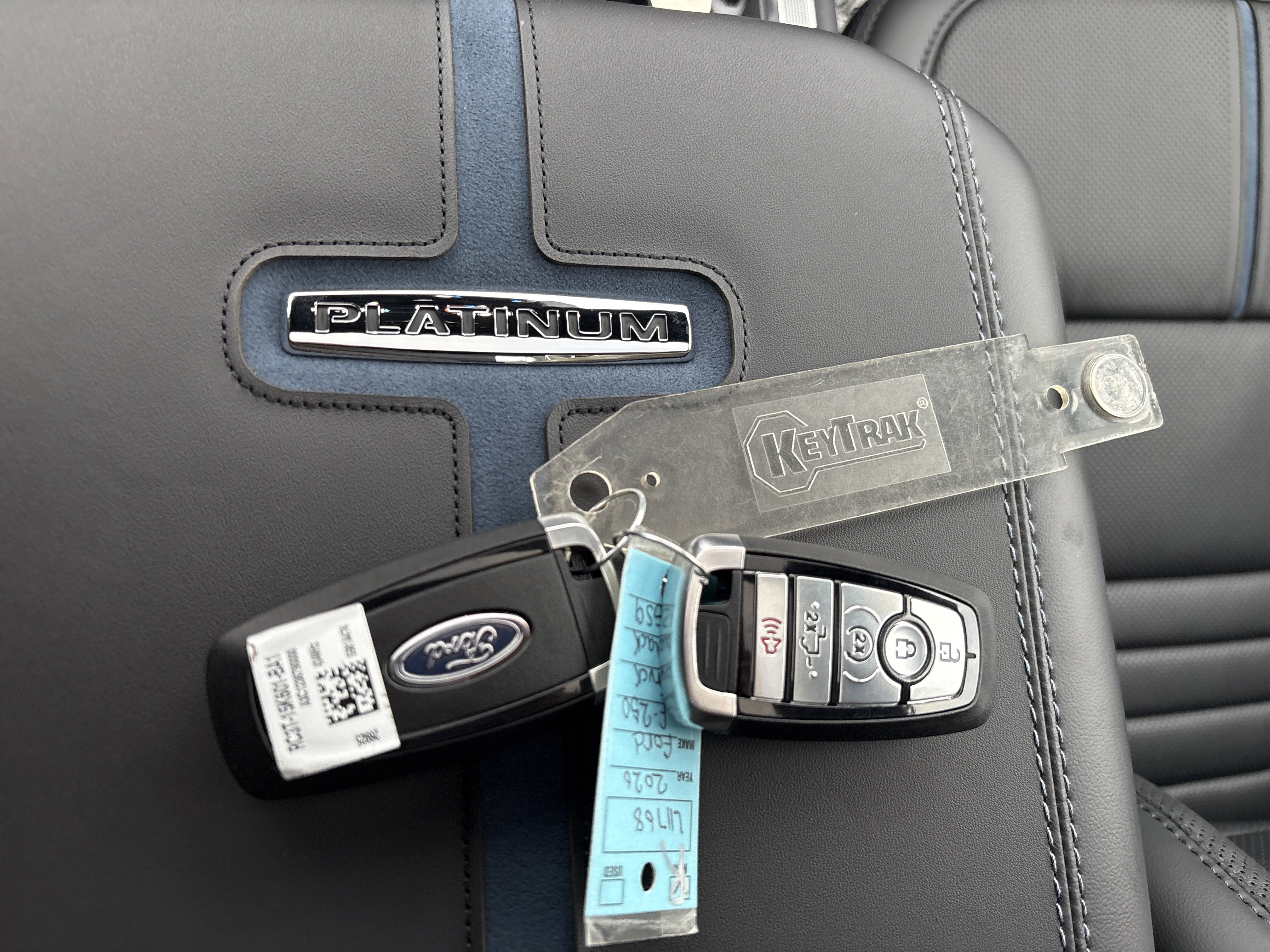 New 2026 Ford F250 Platinum image 32