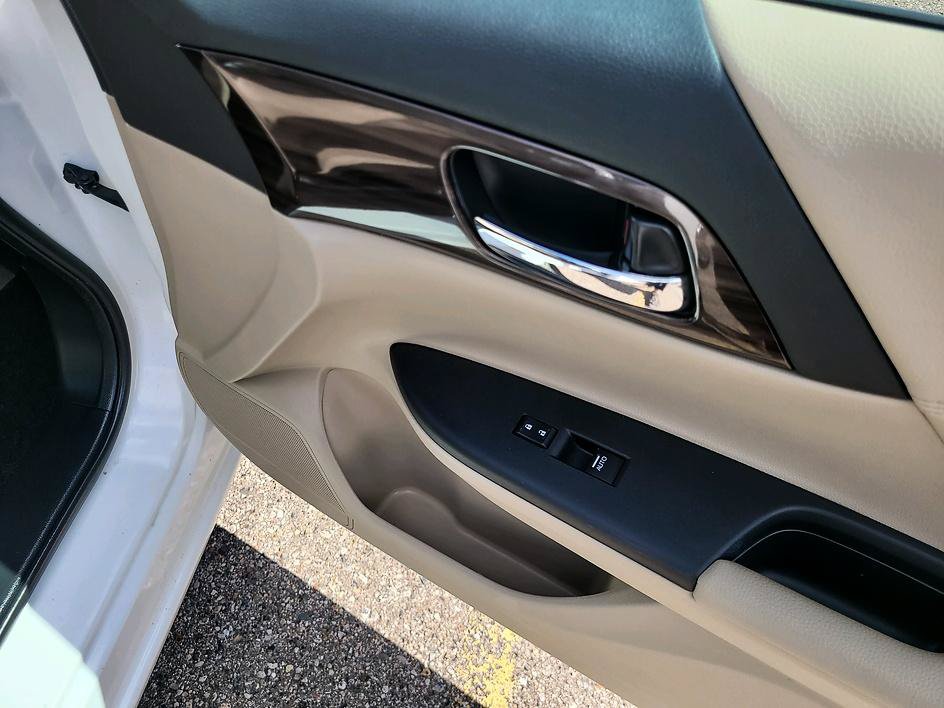 Used 2017 Honda Accord EX-L image 44