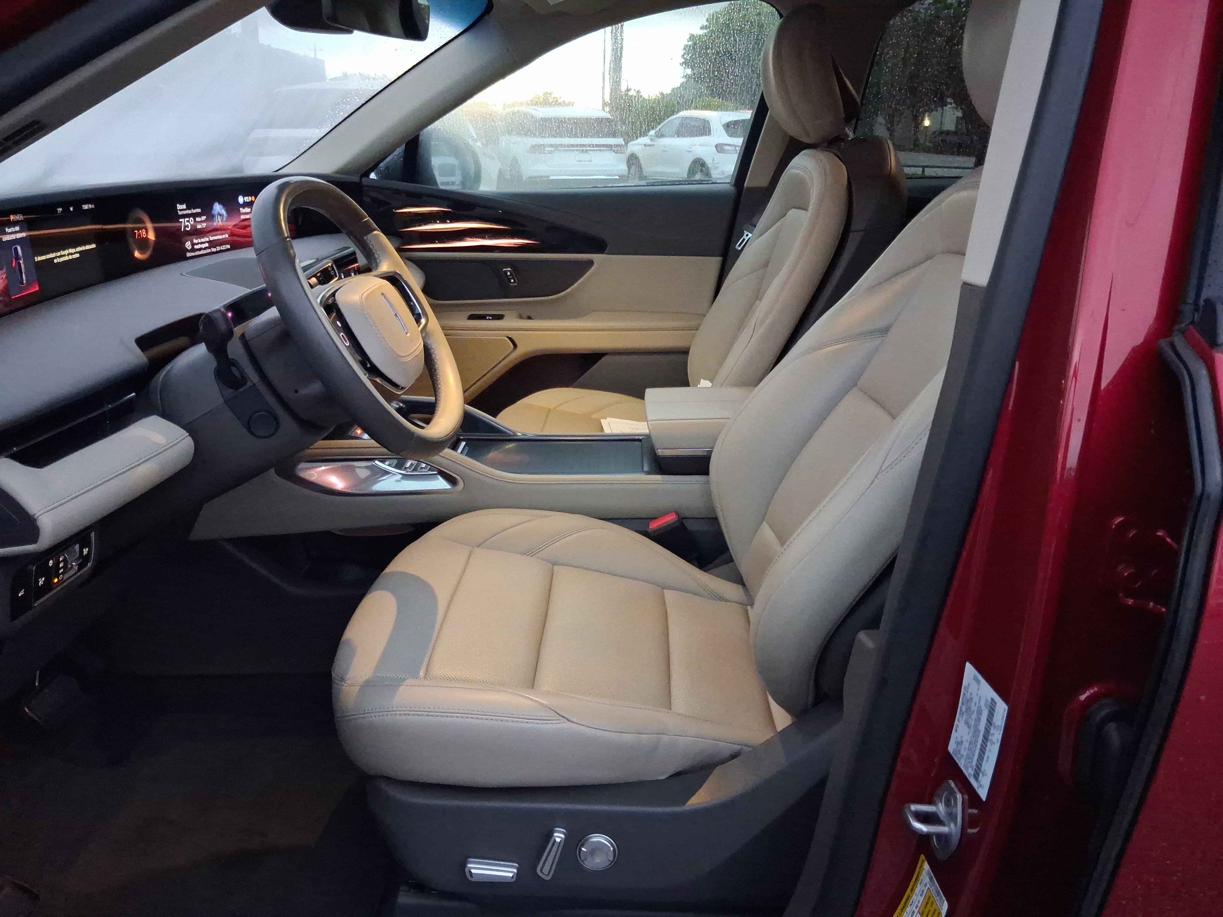 Certified 2024 Lincoln Nautilus Premier AWD/4WD image 12