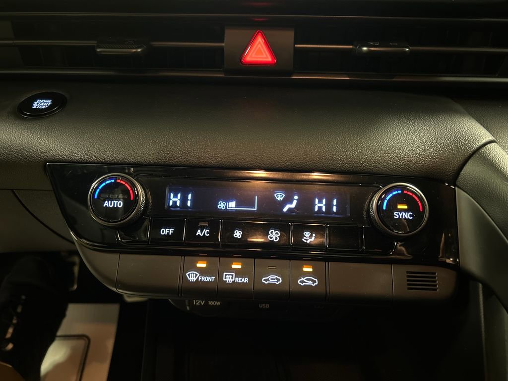 Used 2025 Hyundai Elantra Sport image 17