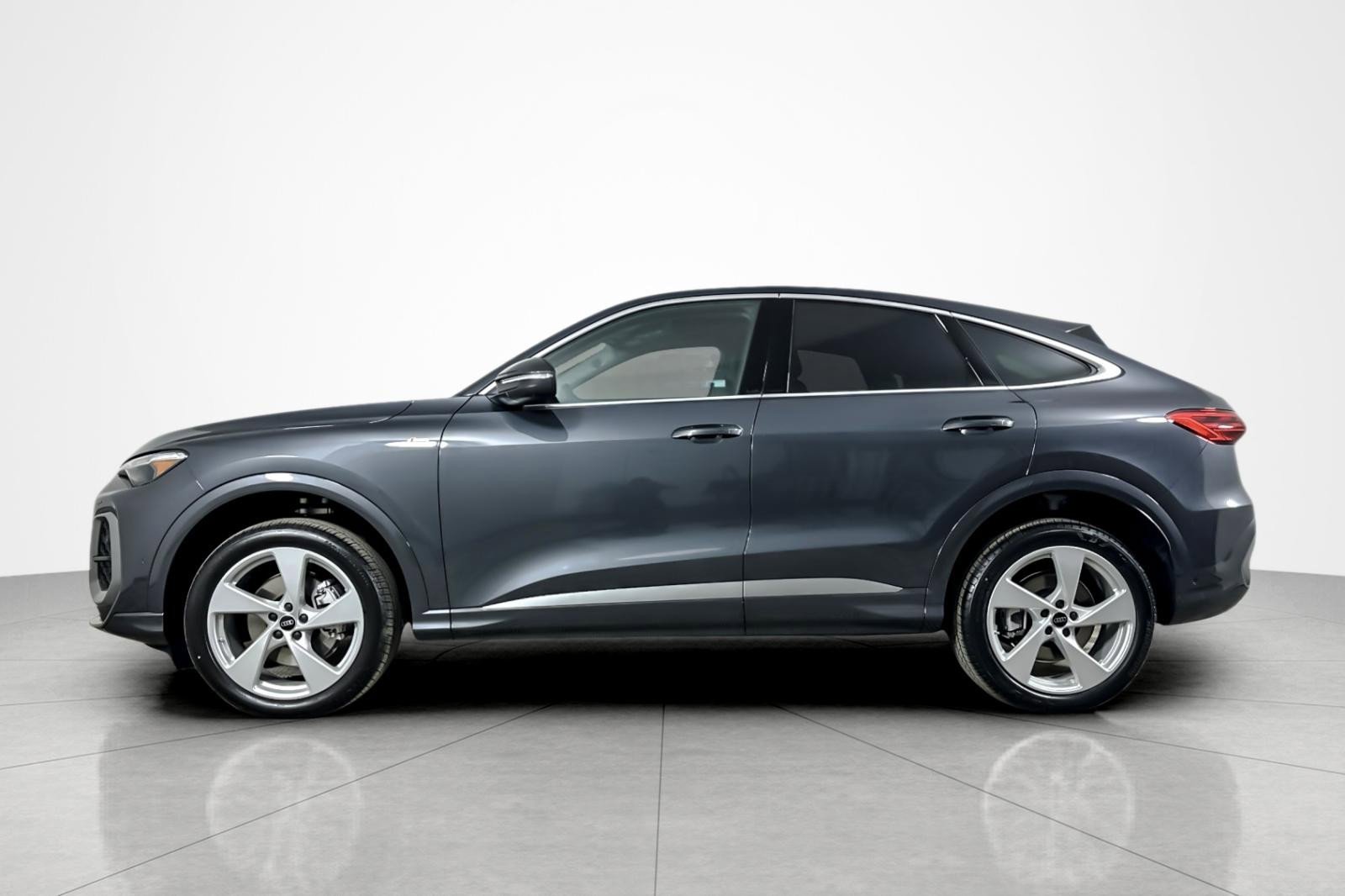 New 2026 Audi Q5 Premium Plus AWD/4WD image 3