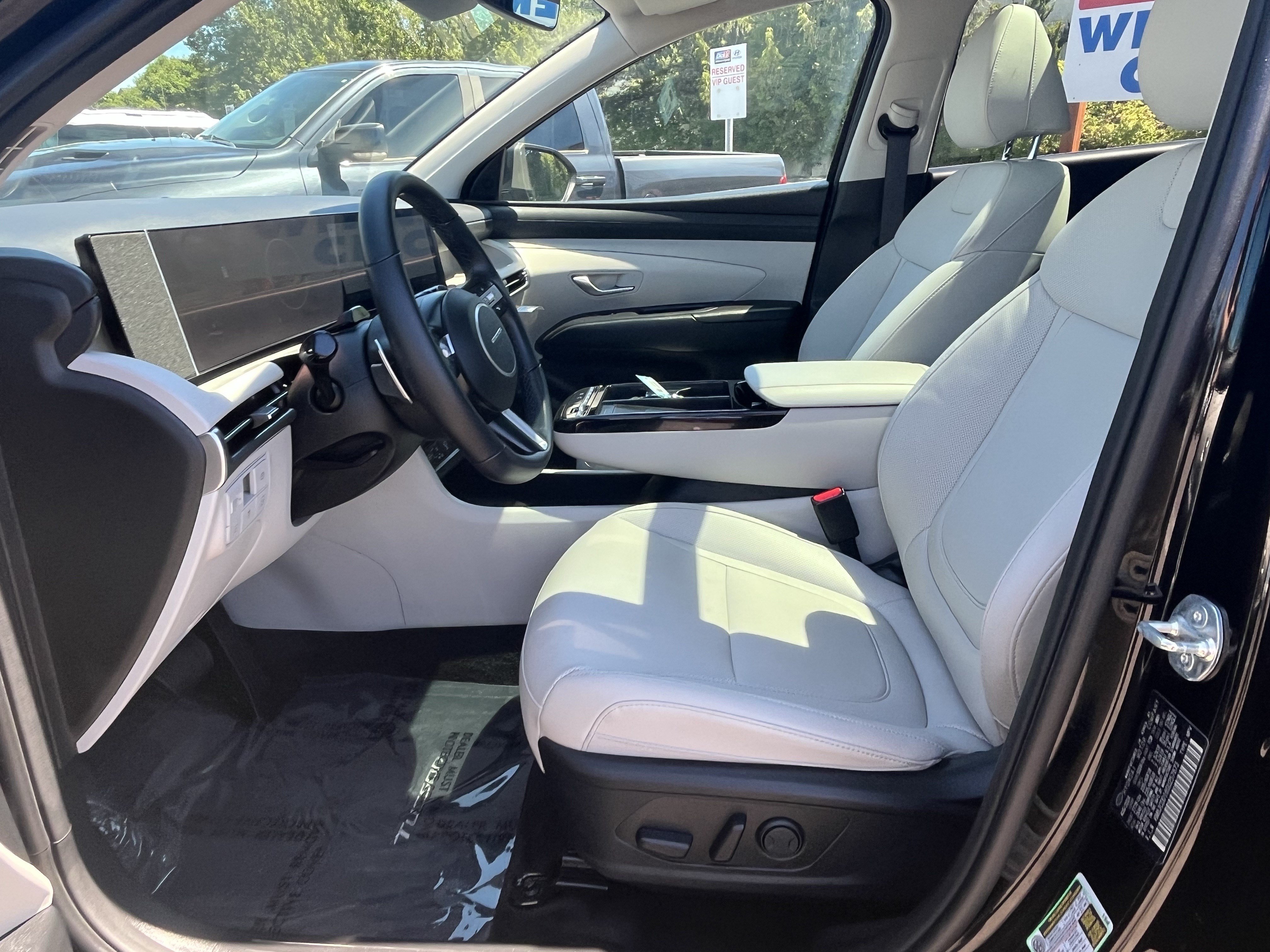 Certified 2025 Hyundai Tucson SEL AWD/4WD image 10