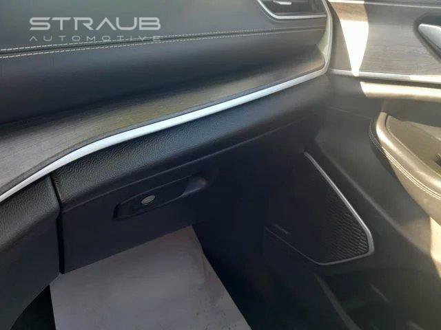 Used 2021 Jeep Grand Cherokee L Limited AWD/4WD image 34