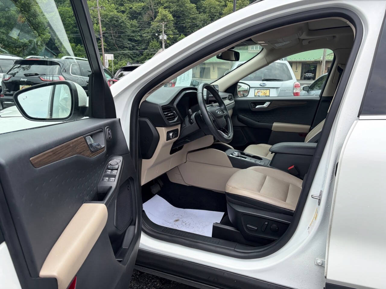 Used 2020 Ford Escape Titanium AWD/4WD image 11