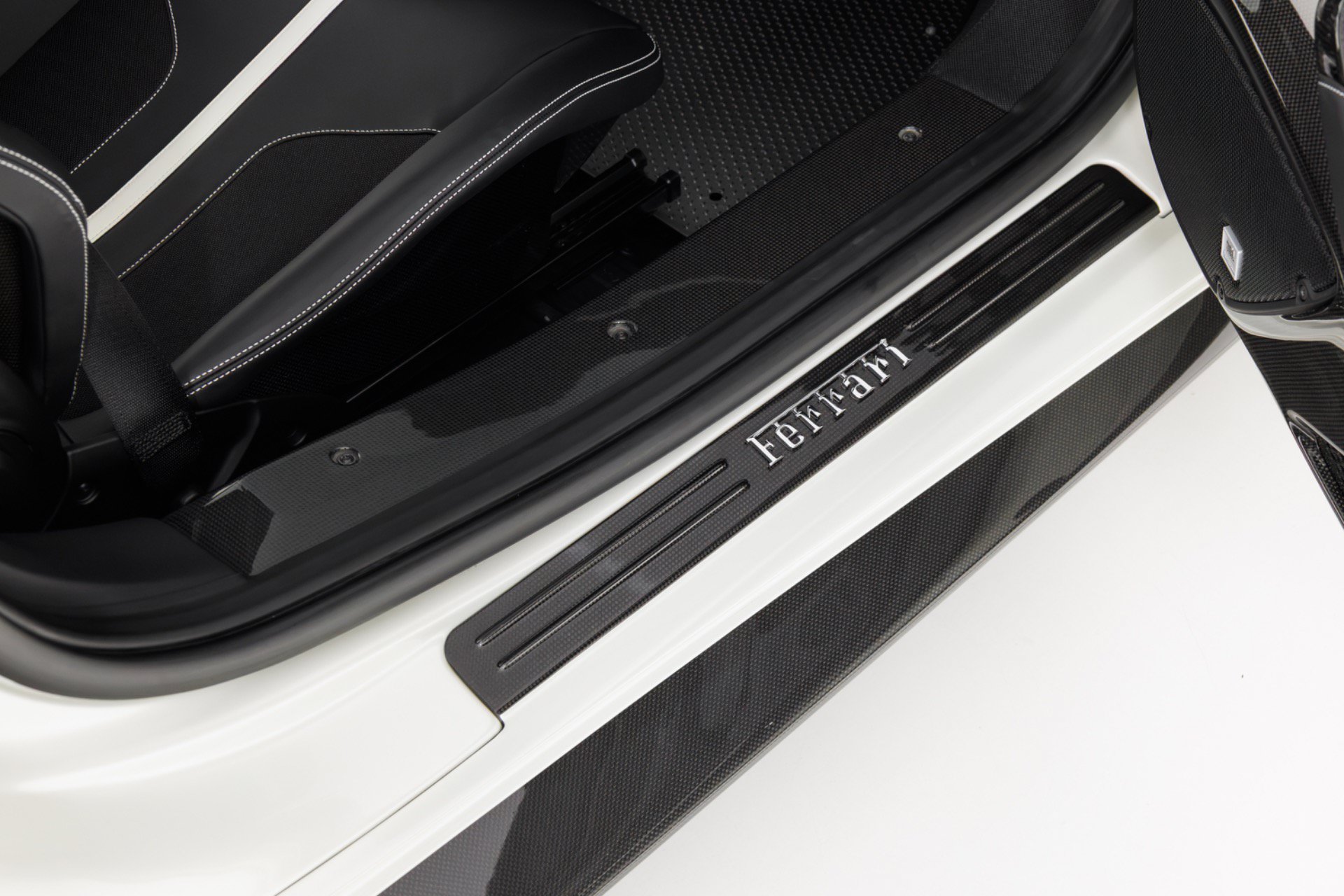 Used 2020 Ferrari 488 Pista Coupe RWD image 45