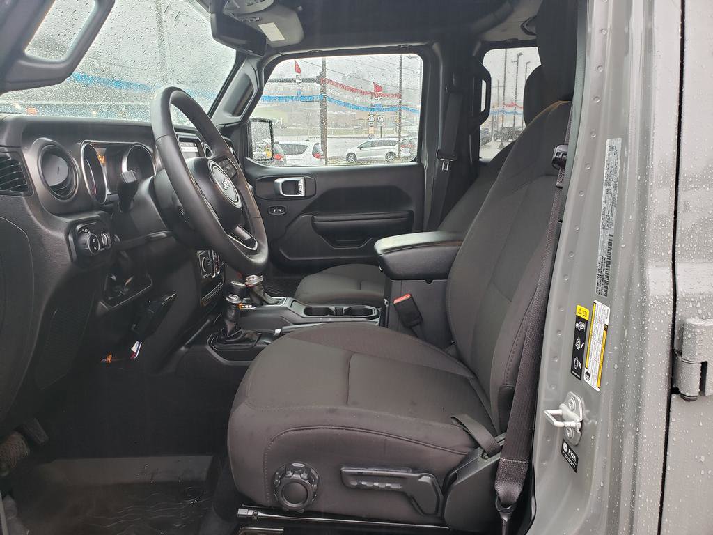 Used 2023 Jeep Gladiator Sport image 10