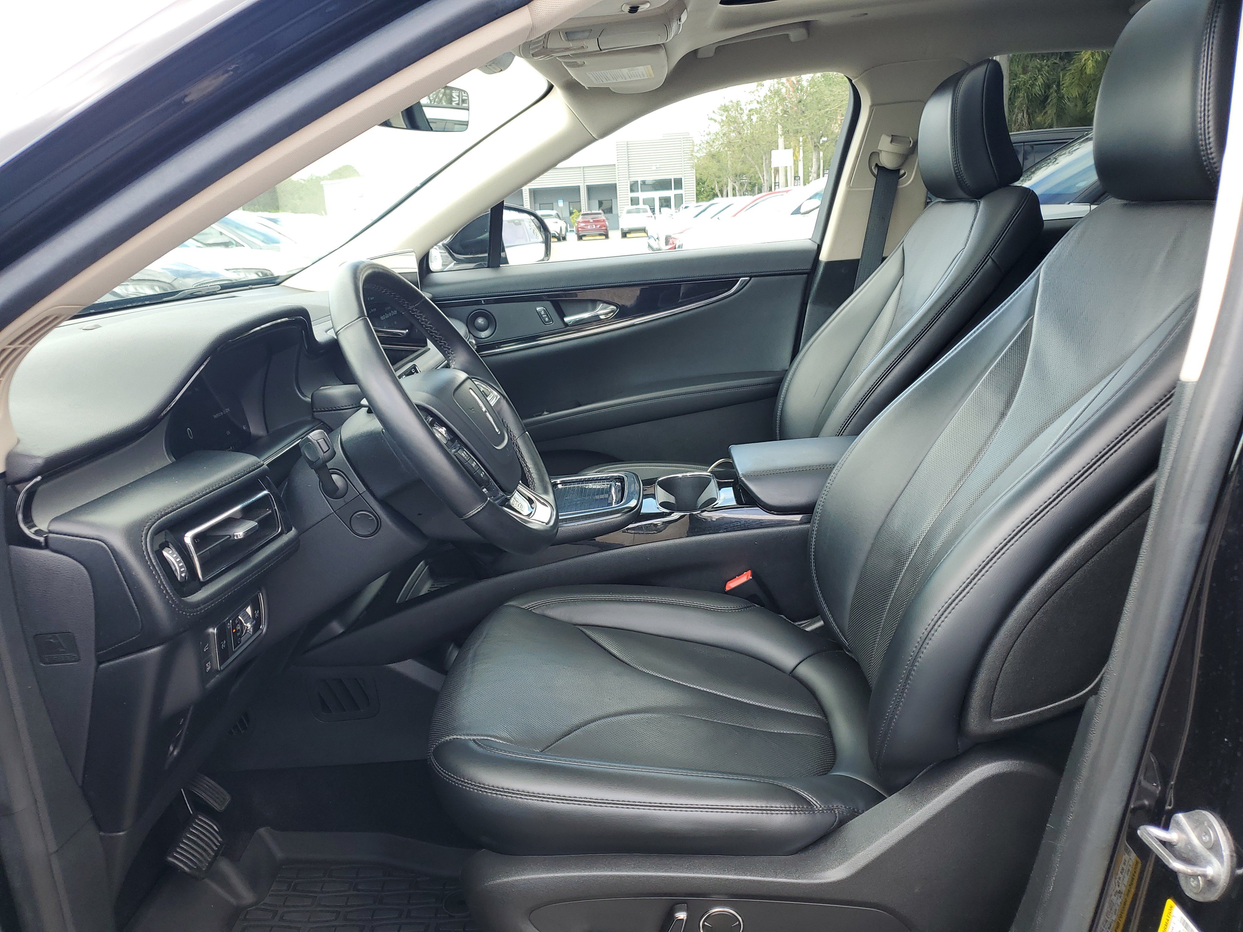 Certified 2023 Lincoln Nautilus Reserve w/ Monochromatic Package AWD/4WD image 9