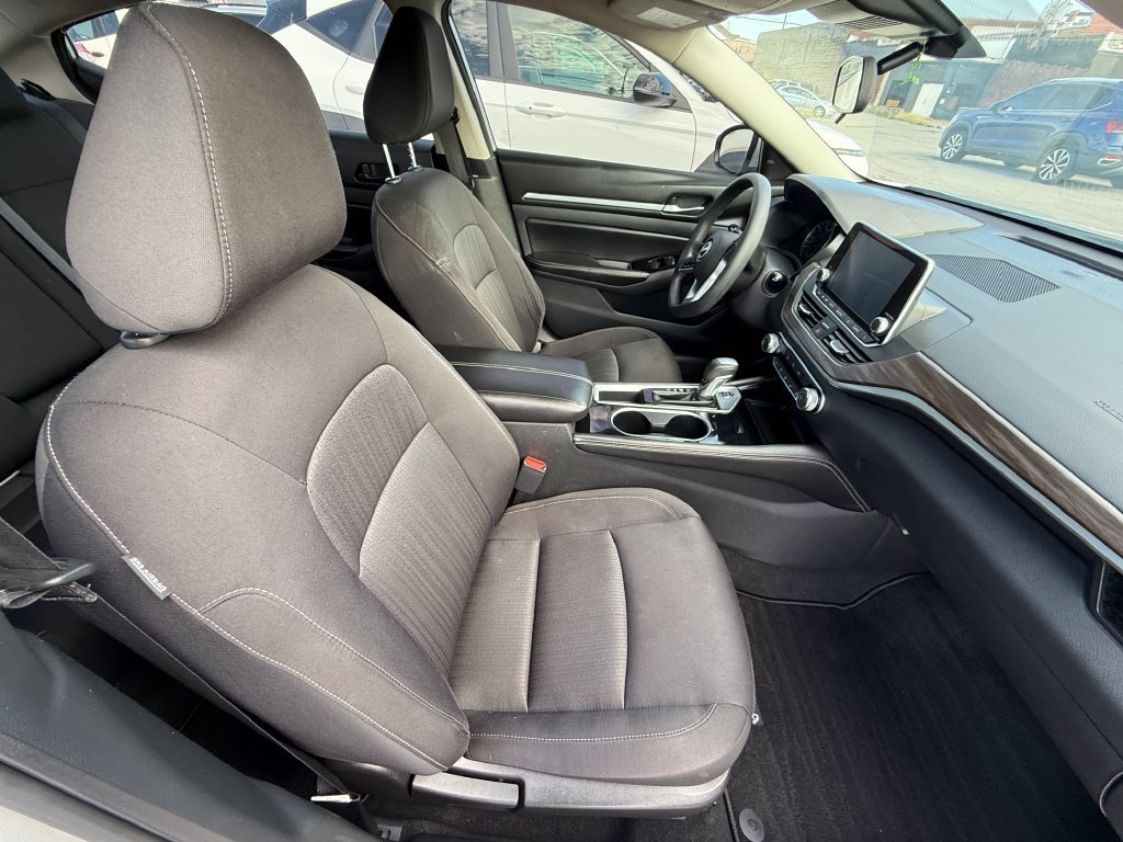 Used 2023 Nissan Altima 2.5 SV FWD image 4