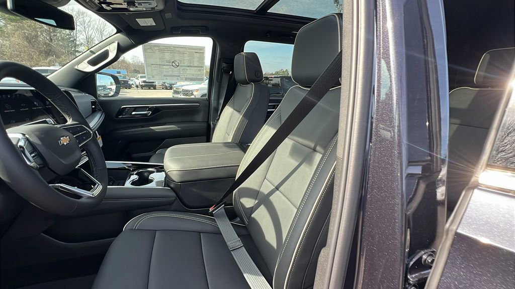 New 2026 Chevrolet Suburban Premier w/ Sun And Tow Package image 14