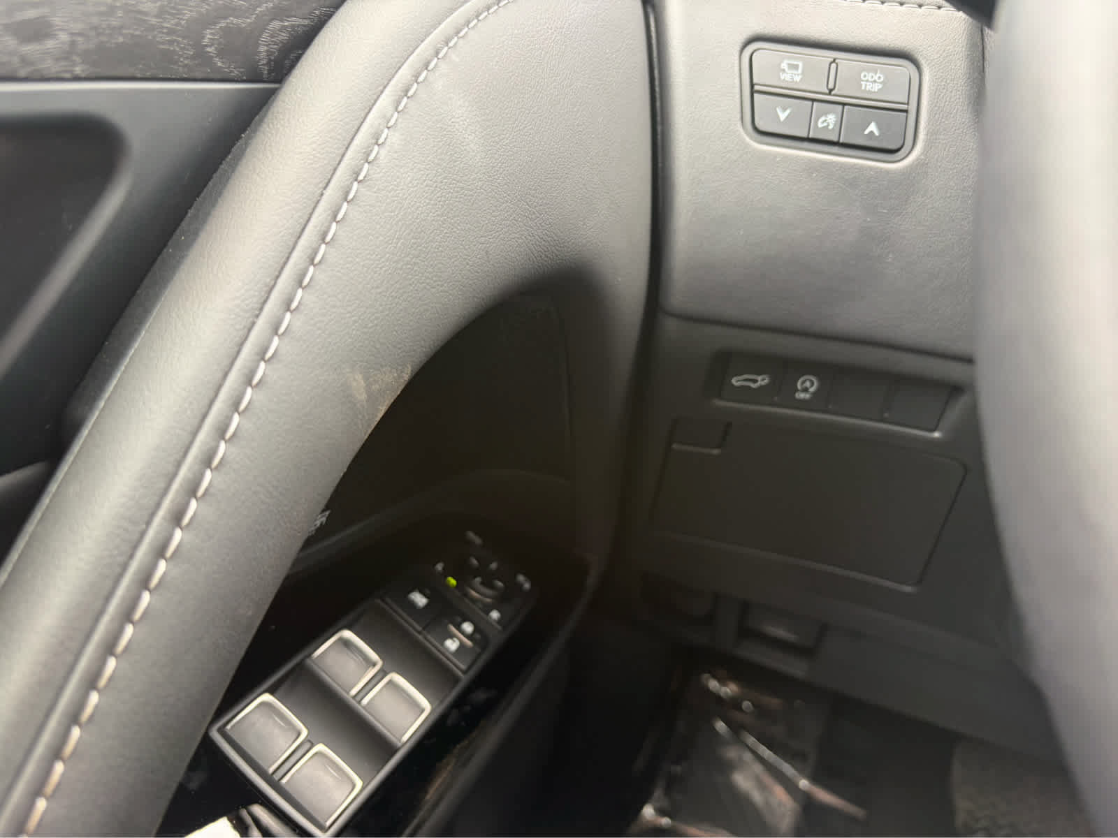 Used 2024 Lexus LX 600 4WD w/ Appearance Package image 12