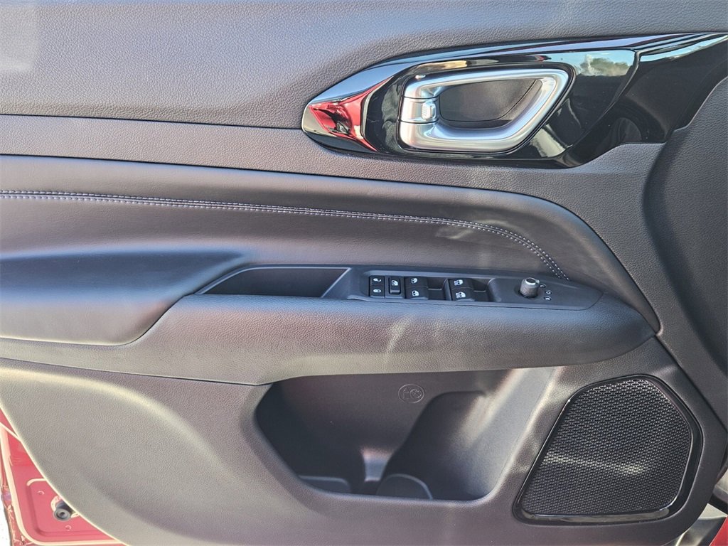 New 2026 Jeep Compass Latitude image 24