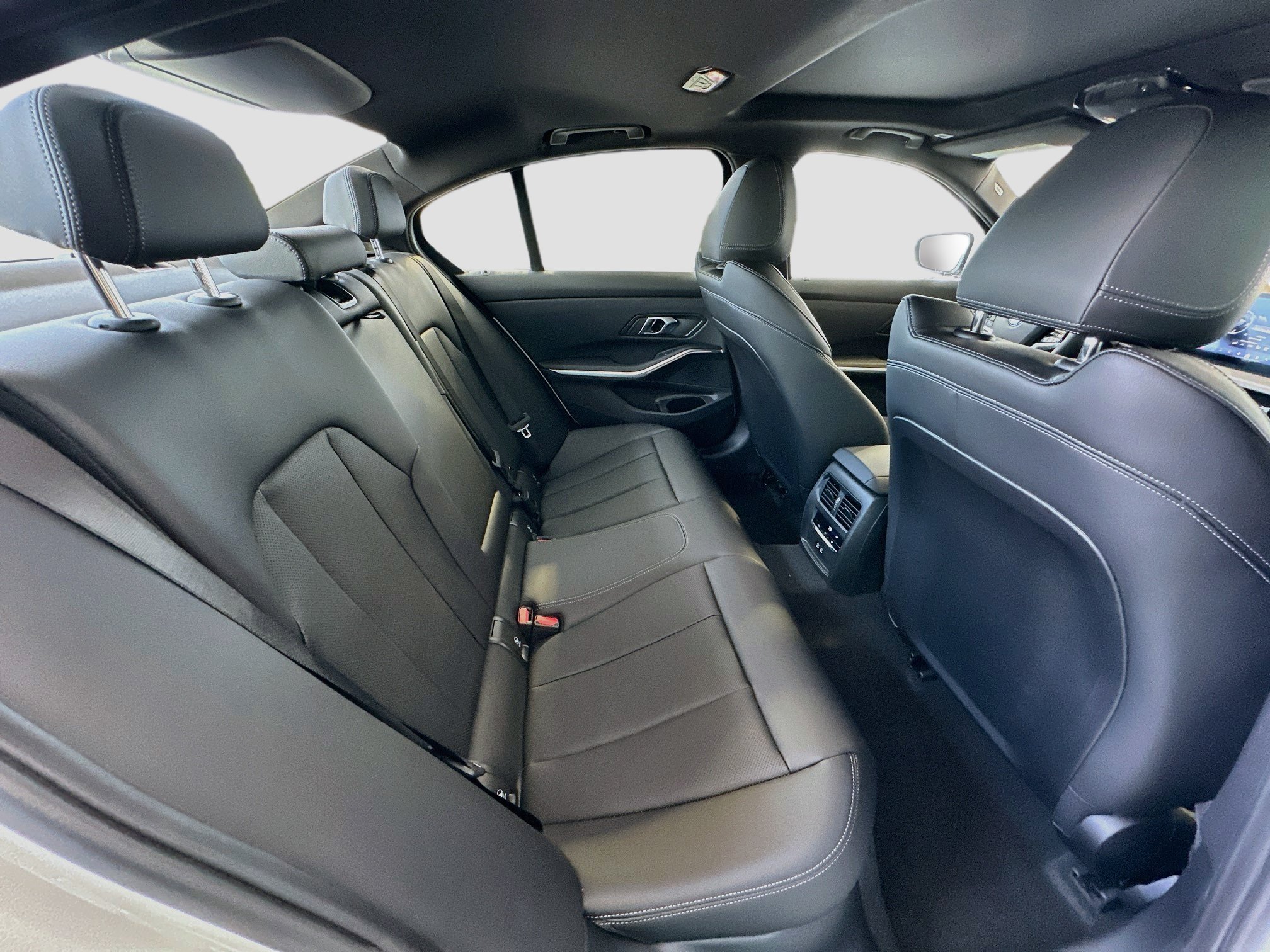 New 2026 BMW 330i Sedan w/ Convenience Package RWD image 24