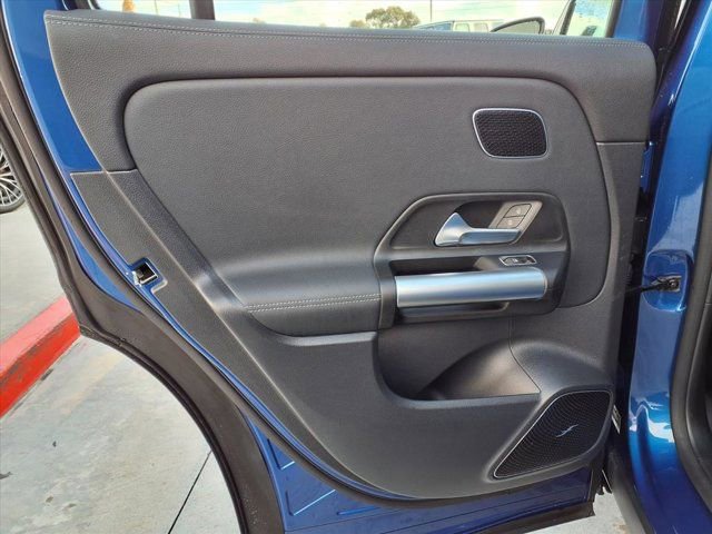 Used 2025 Mercedes-Benz GLA 35 AMG 4MATIC image 17