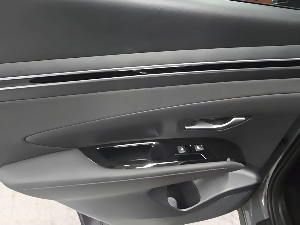 Certified 2024 Hyundai Tucson Limited AWD/4WD image 15
