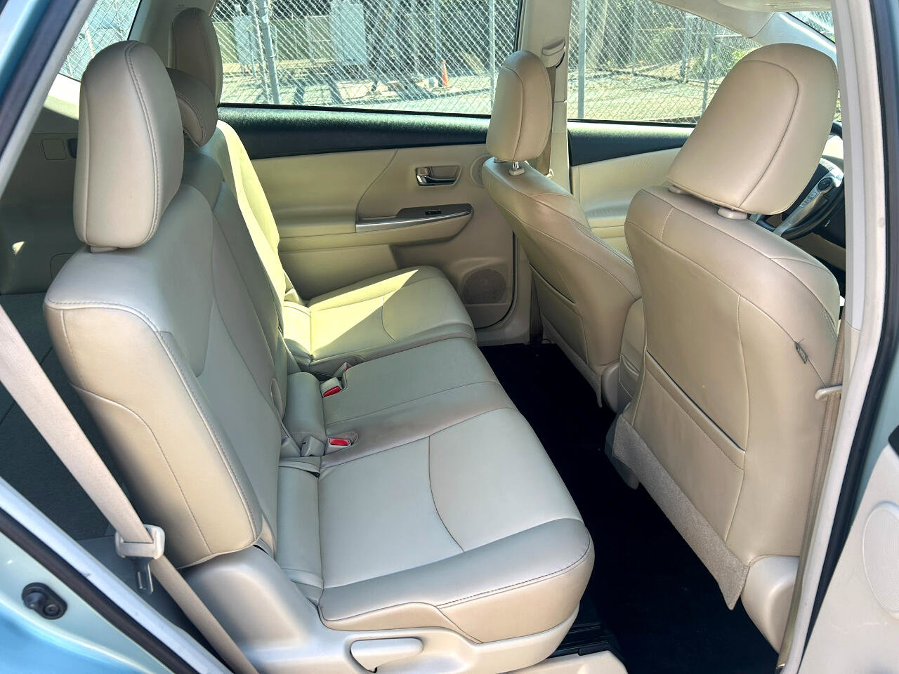 Used 2015 Toyota Prius V Five image 16