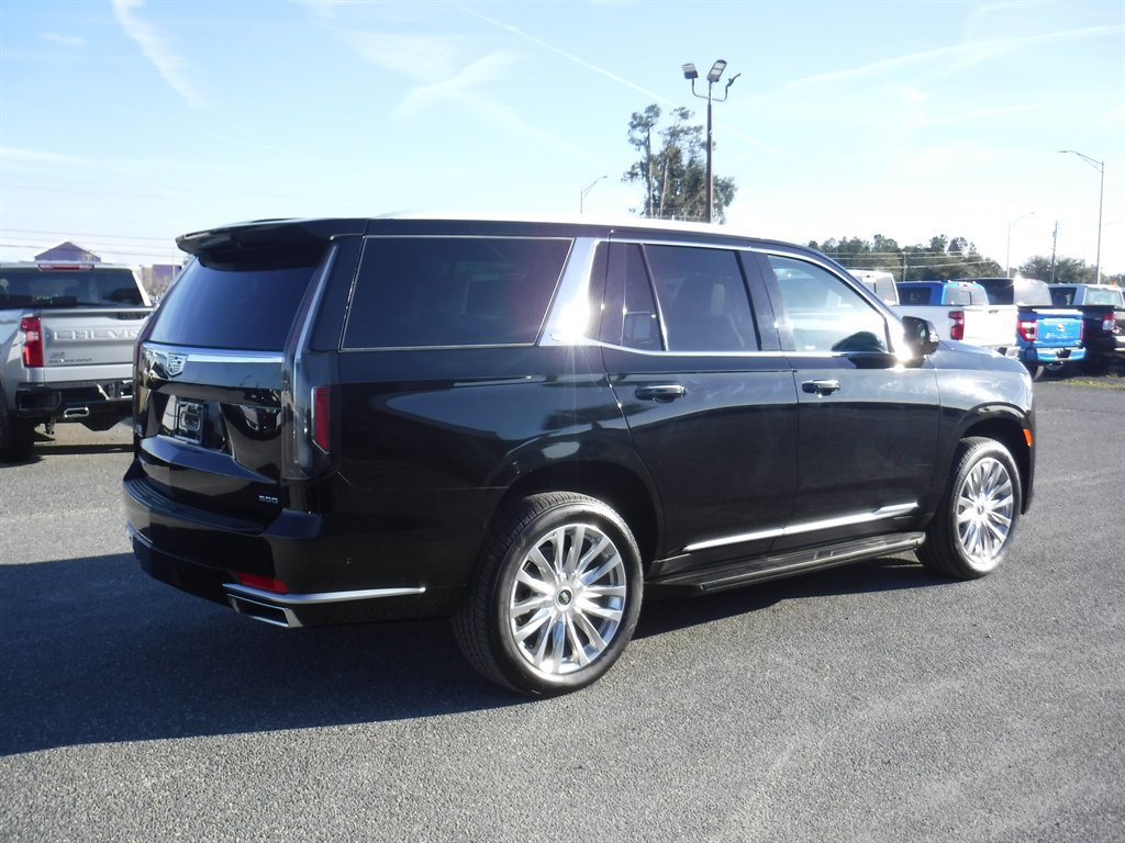 Used 2023 Cadillac Escalade Premium Luxury image 2