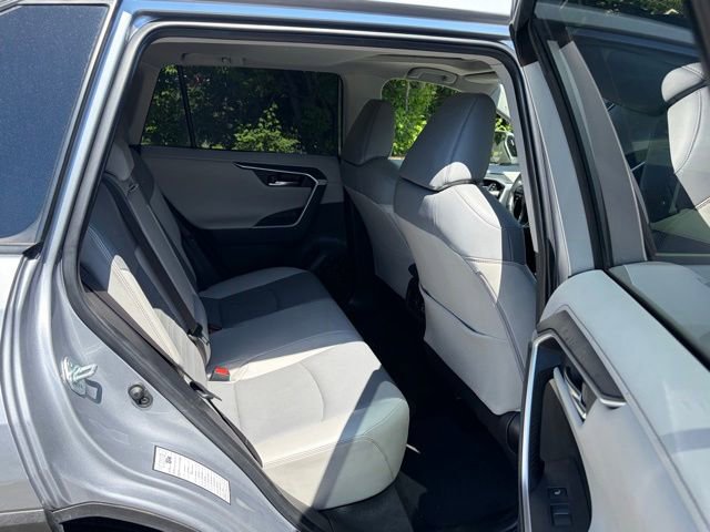 Used 2019 Toyota RAV4 Limited w/ Cold Weather Package FWD image 32