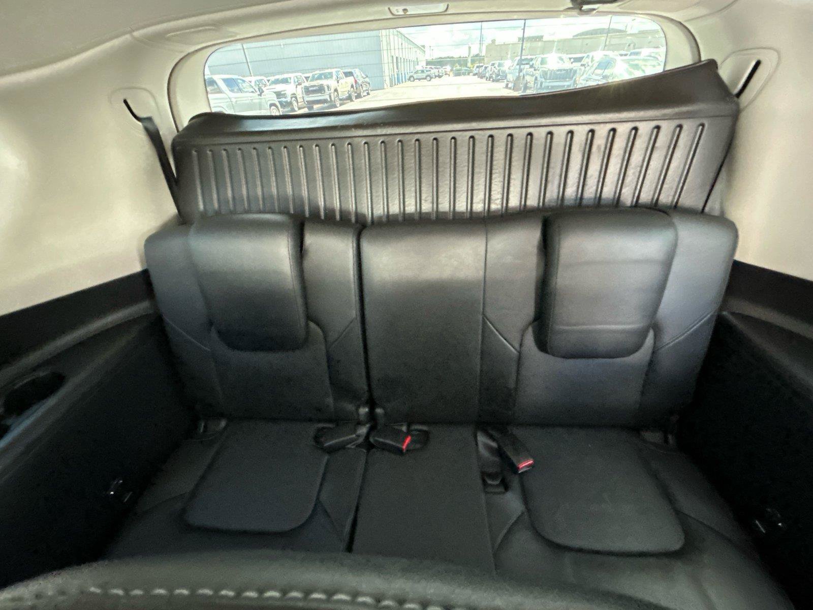 Used 2015 INFINITI QX80 4WD w/ Deluxe Technology Package image 34