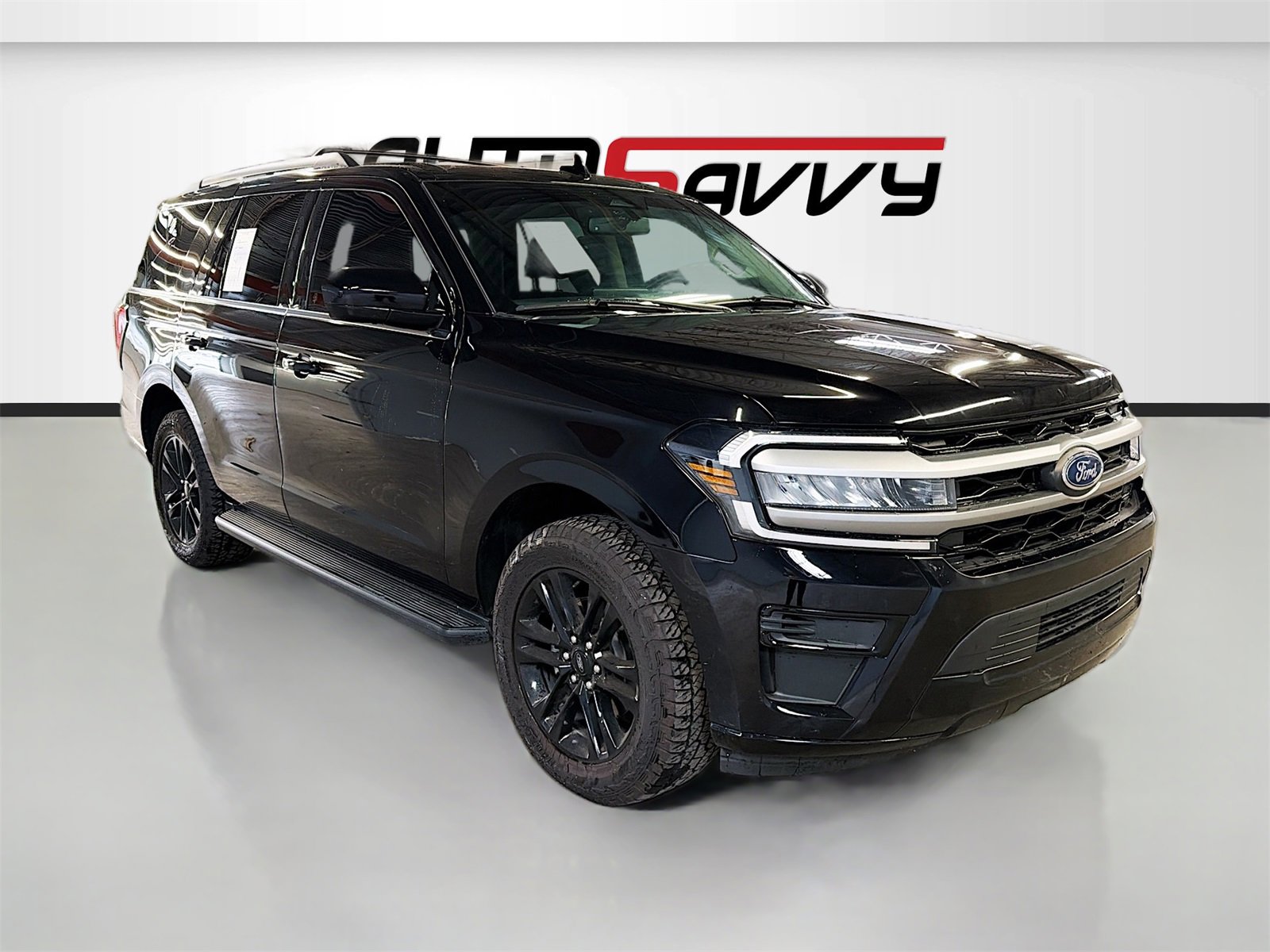 Used 2024 Ford Expedition XLT image 1
