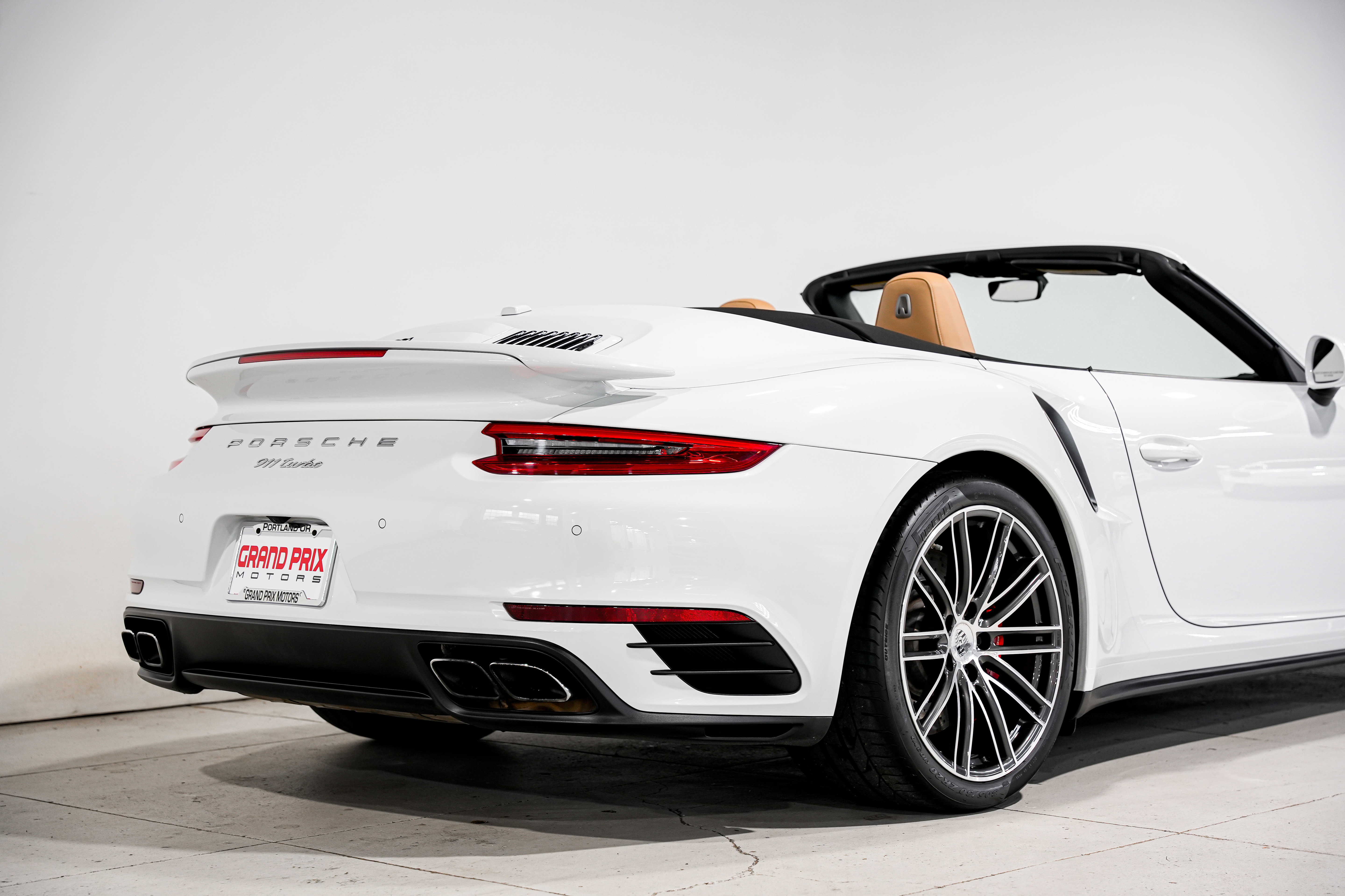 Used 2018 Porsche 911 Turbo image 37
