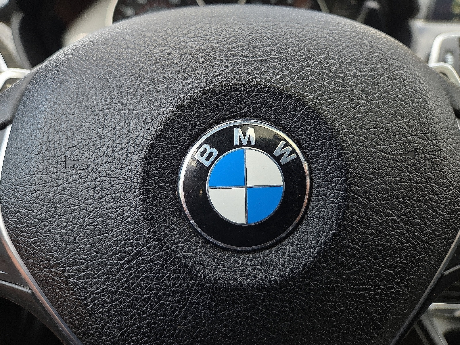 Used 2018 BMW 330i xDrive Sedan AWD/4WD image 22