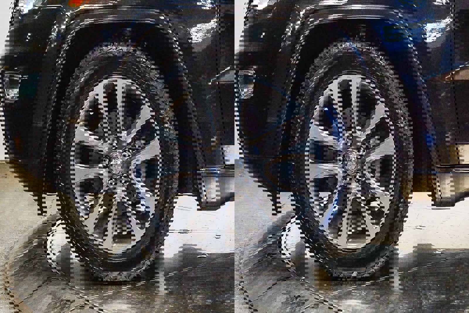 Used 2017 Jeep Grand Cherokee Overland image 9