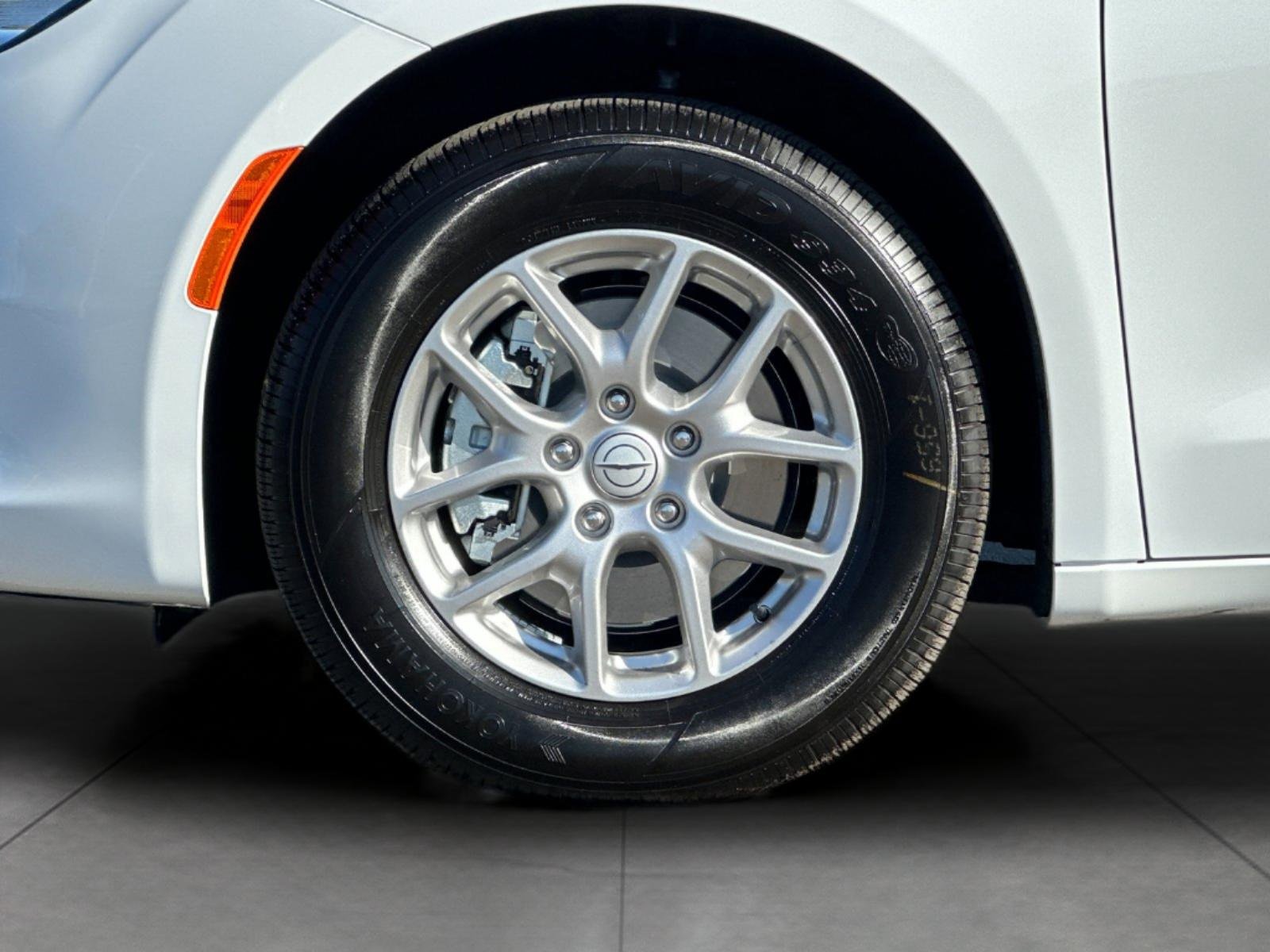 New 2025 Chrysler Voyager LX image 25