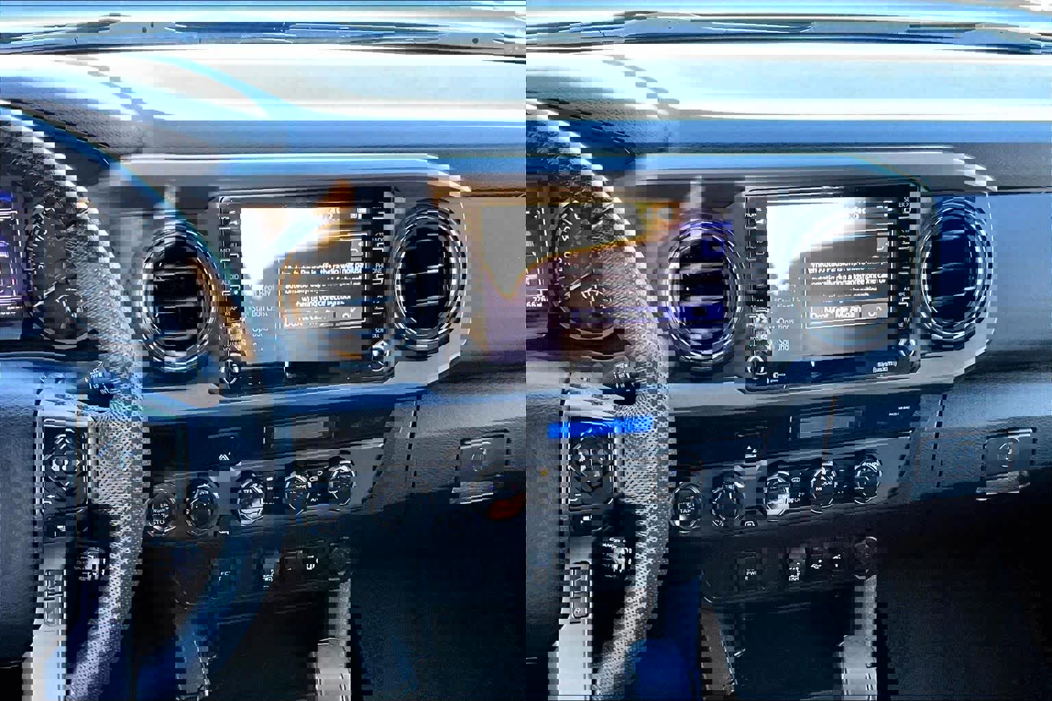 Used 2023 Toyota Tacoma TRD Off-Road image 7