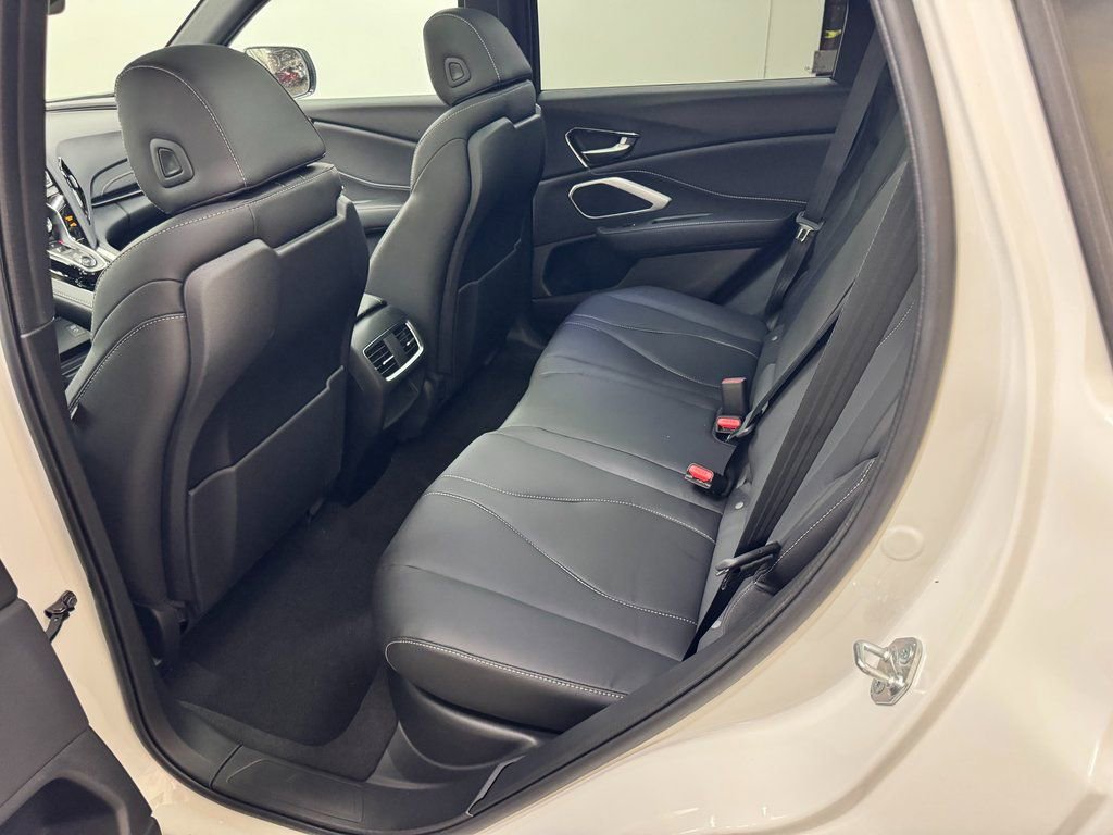 Used 2025 Acura RDX SH-AWD image 31
