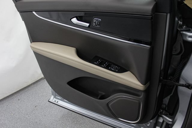Used 2023 Lincoln Nautilus AWD w/ Premium Package image 14