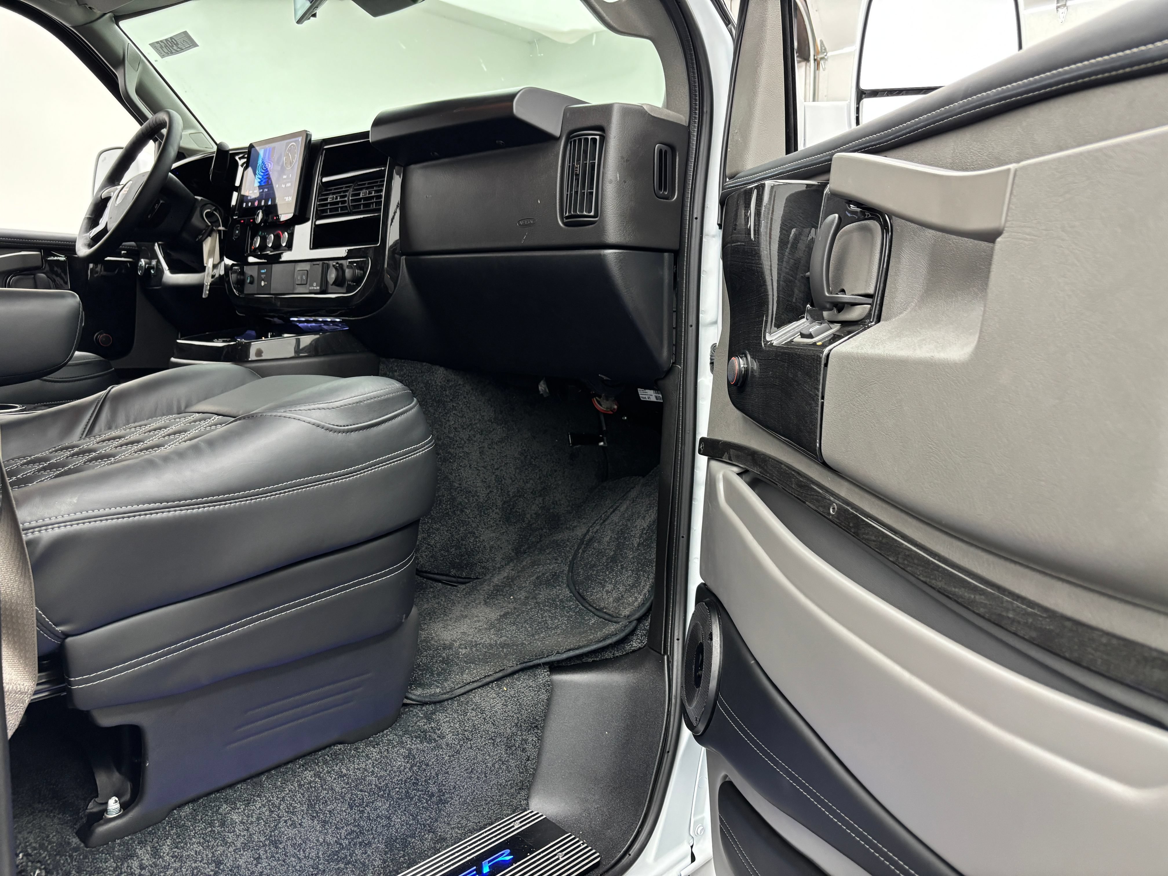 New 2026 GMC Savana 3500 Extended w/ Driver Convenience Package RWD image 22