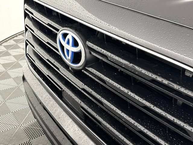 Used 2024 Toyota Sequoia SR5 w/ SR5 Premium Package AWD/4WD image 41