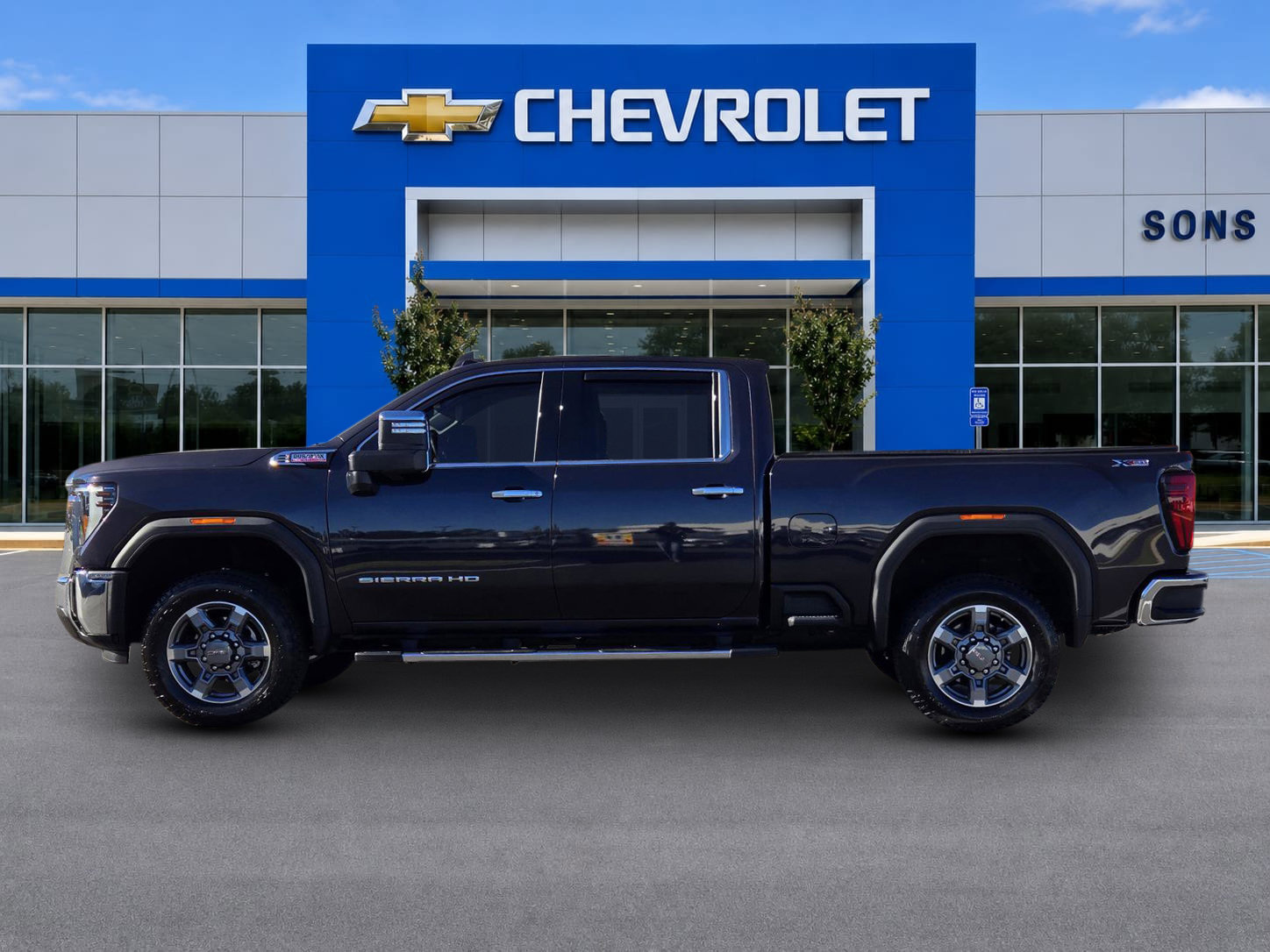 Certified 2025 GMC Sierra 2500 SLT w/ SLT Convenience Package AWD/4WD image 8