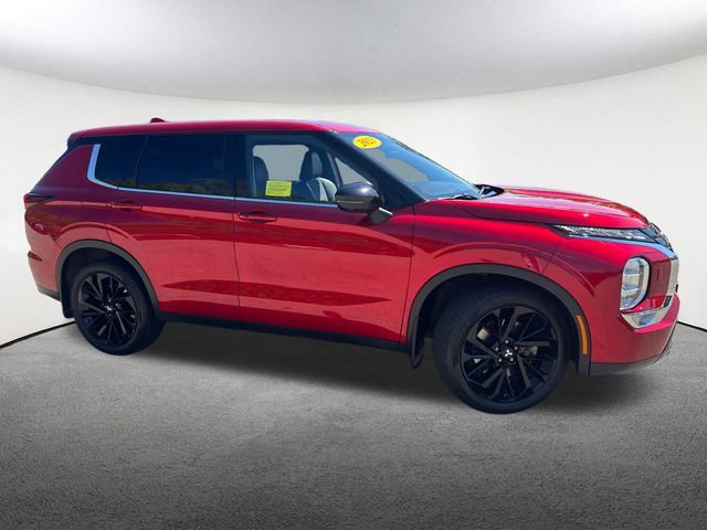 Used 2023 Mitsubishi Outlander SE image 15