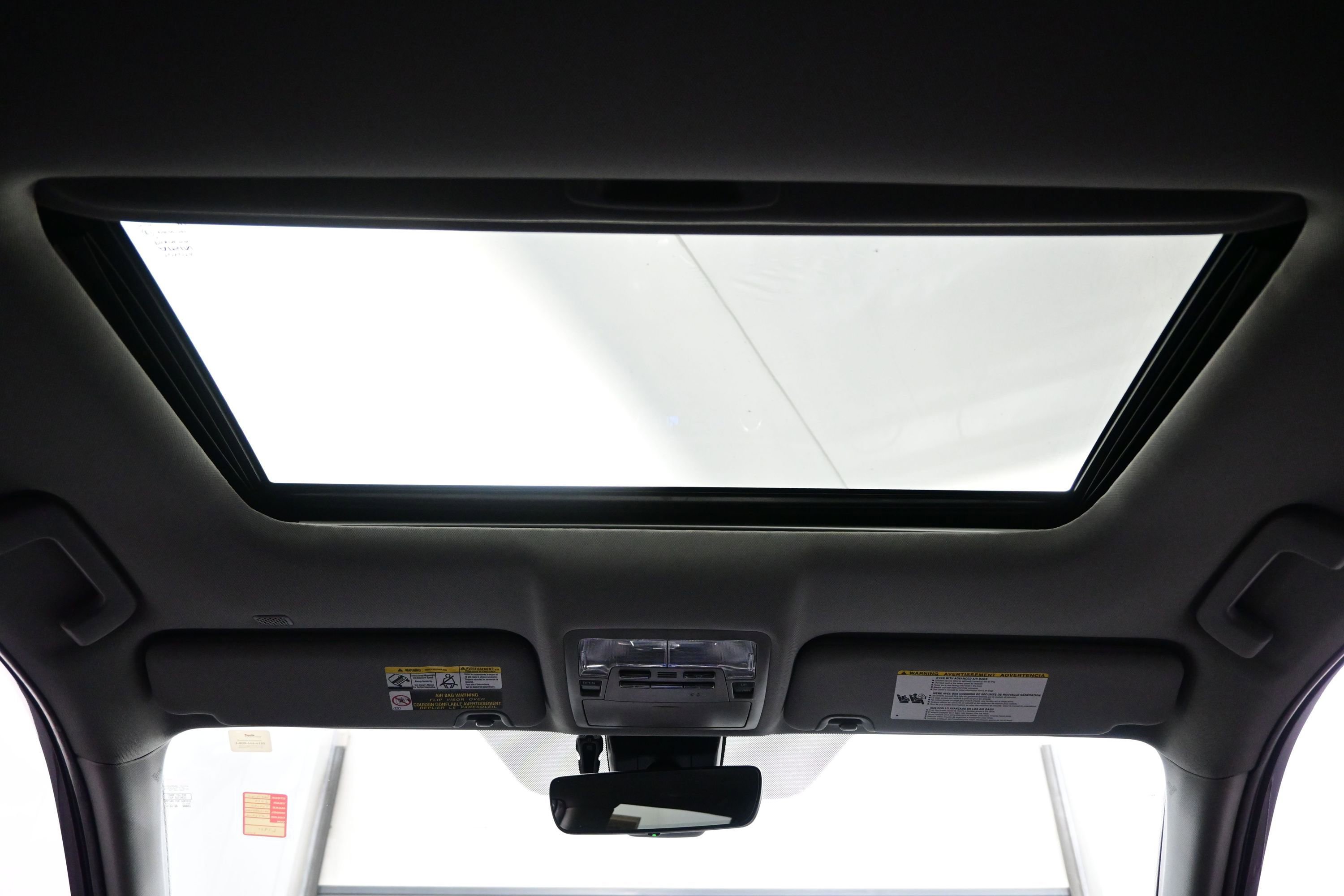 Used 2019 Toyota Highlander XLE AWD/4WD image 19