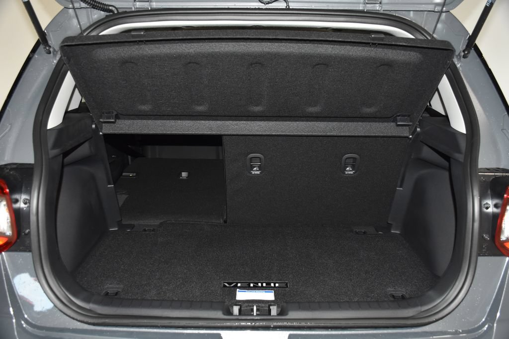 New 2026 Hyundai Venue SEL FWD image 32