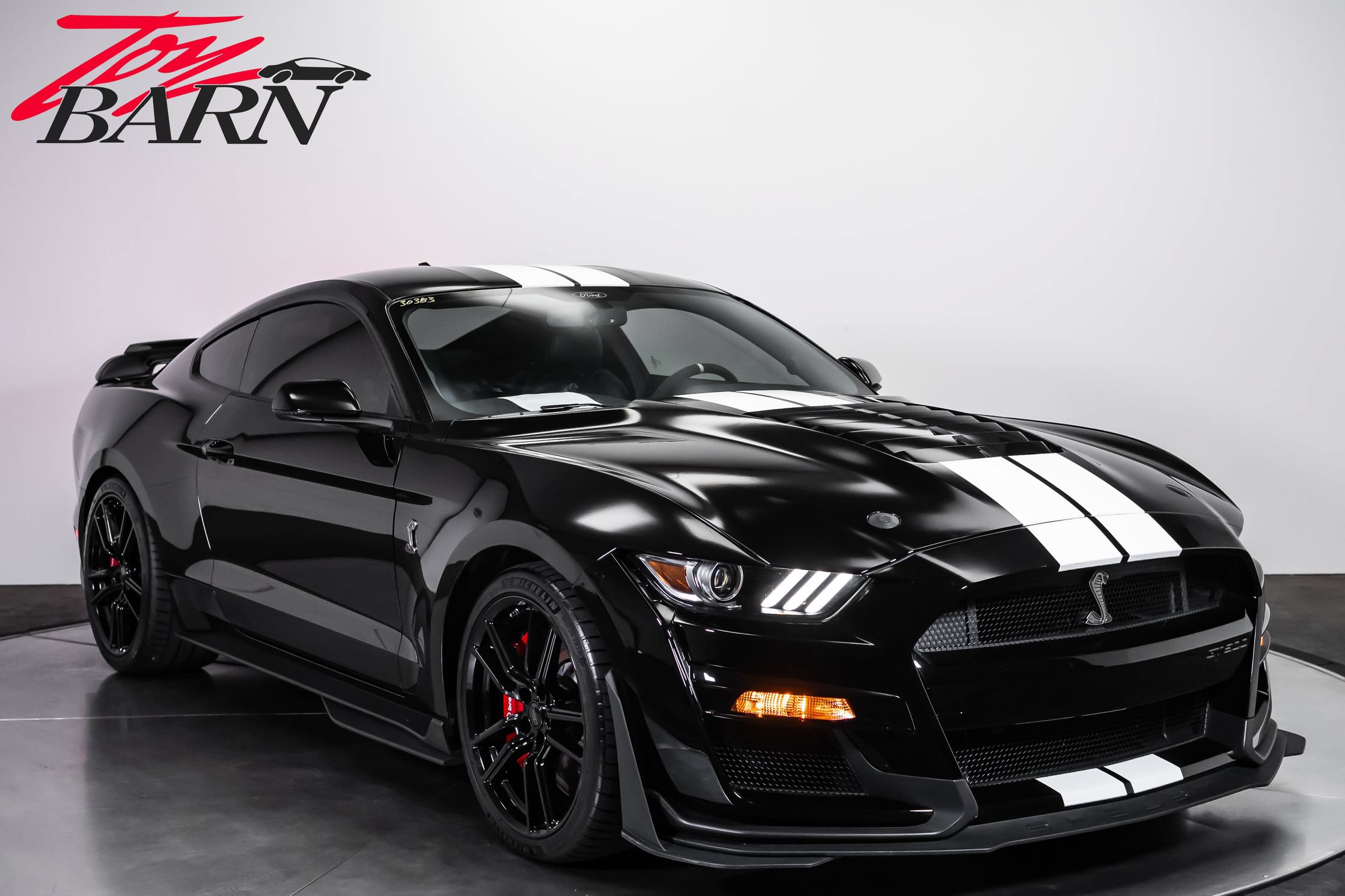 Used 2021 Ford Mustang Shelby GT500 w/ Technology Package RWD image 7