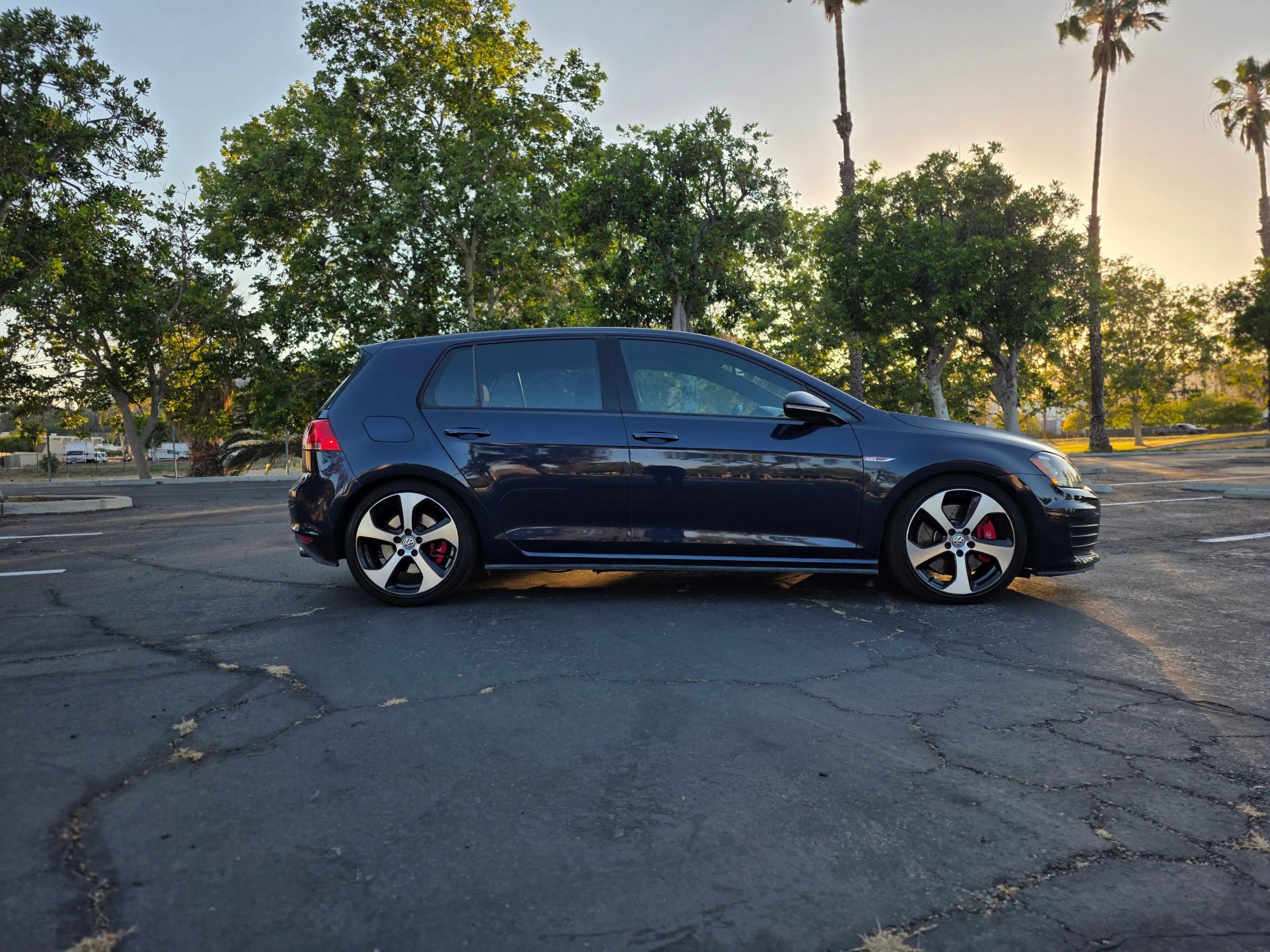 Used 2017 Volkswagen GTI Sport FWD image 3
