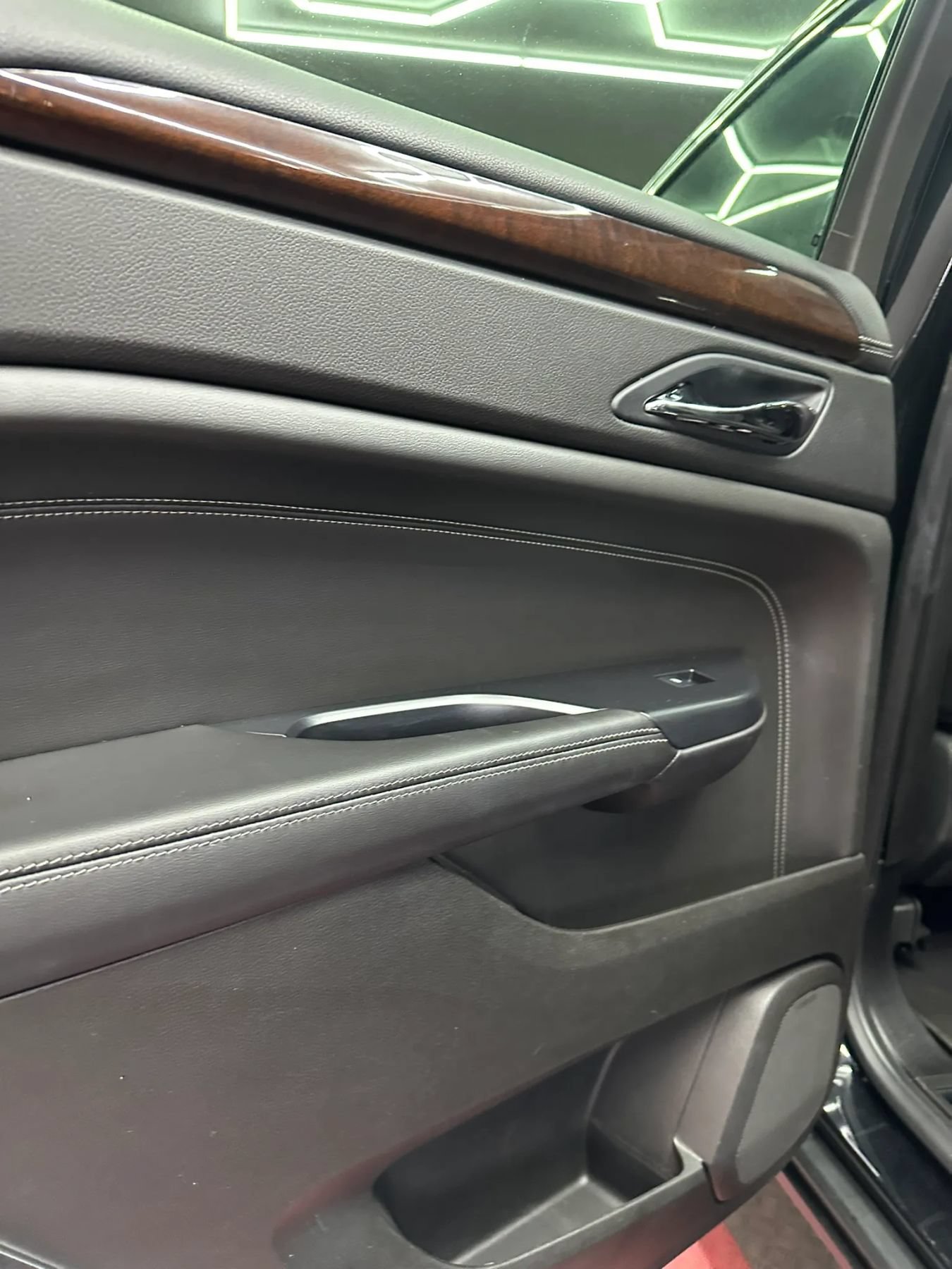 Used 2013 Cadillac SRX Luxury w/ Driver Awareness Package FWD image 24