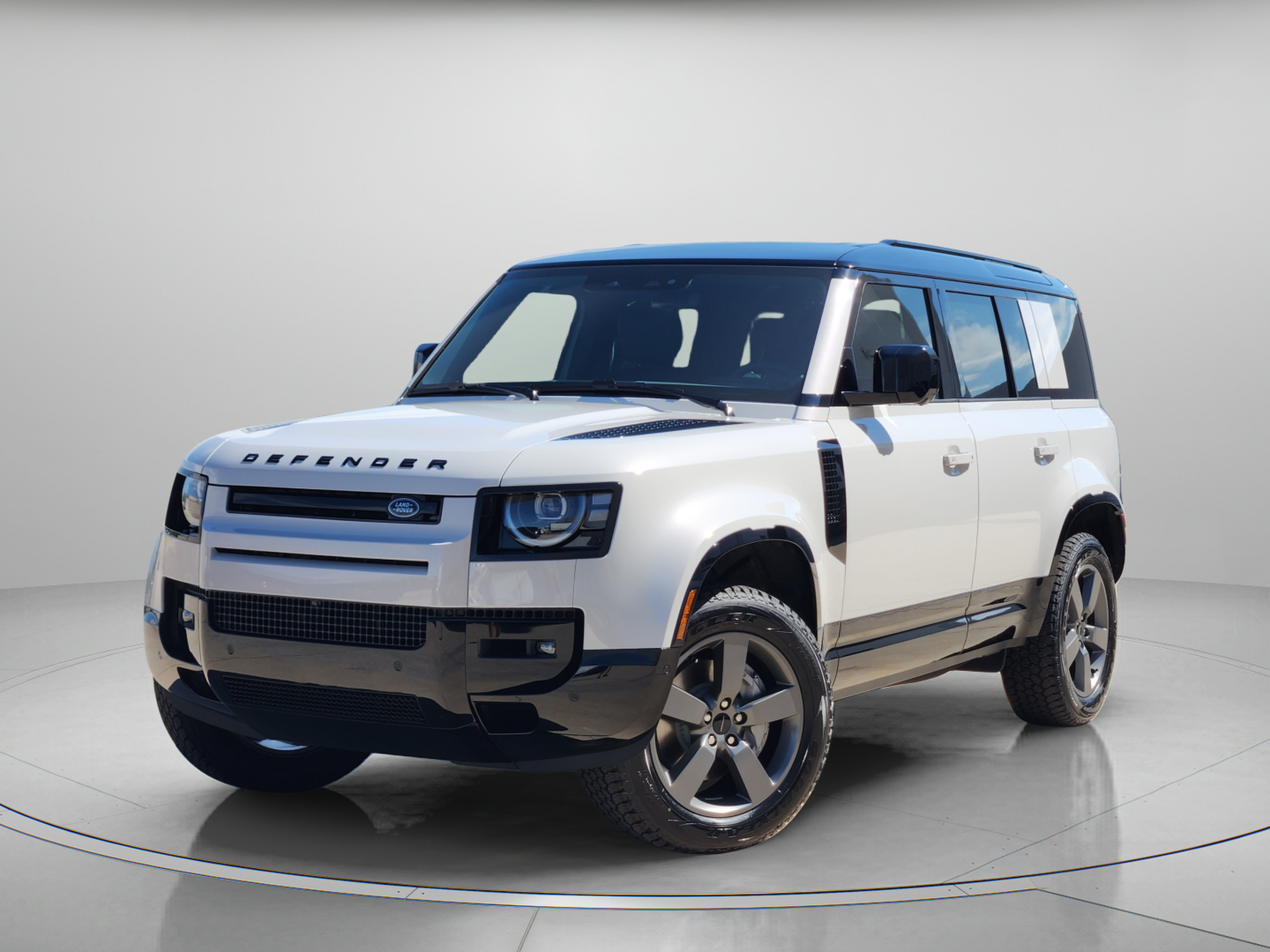 New 2026 Land Rover Defender 110 X-Dynamic SE AWD/4WD image 1